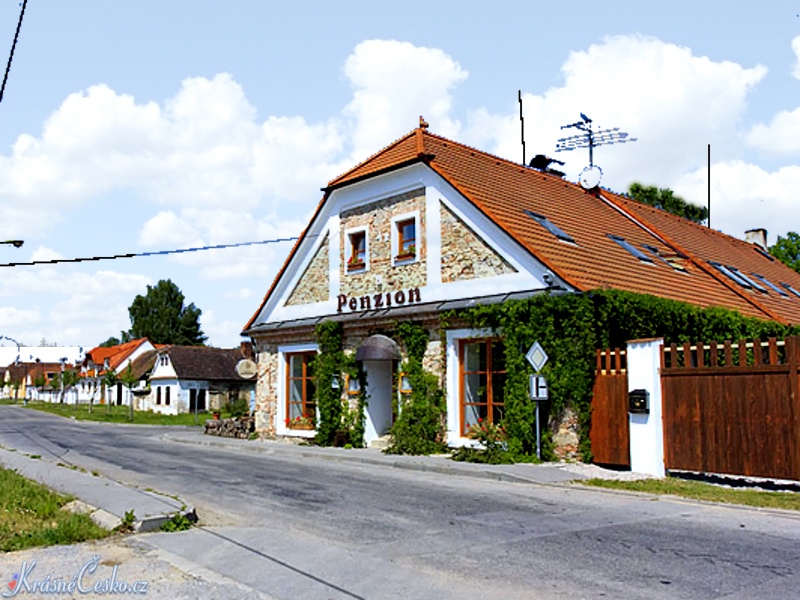 Krásné Česko - turistický průvodce s rozsáhlou databází ubytování,  restaurací, památek a sportovišť.